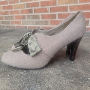 Ann Marino Women's Taupe Lottery Satin Bow Heel 10M